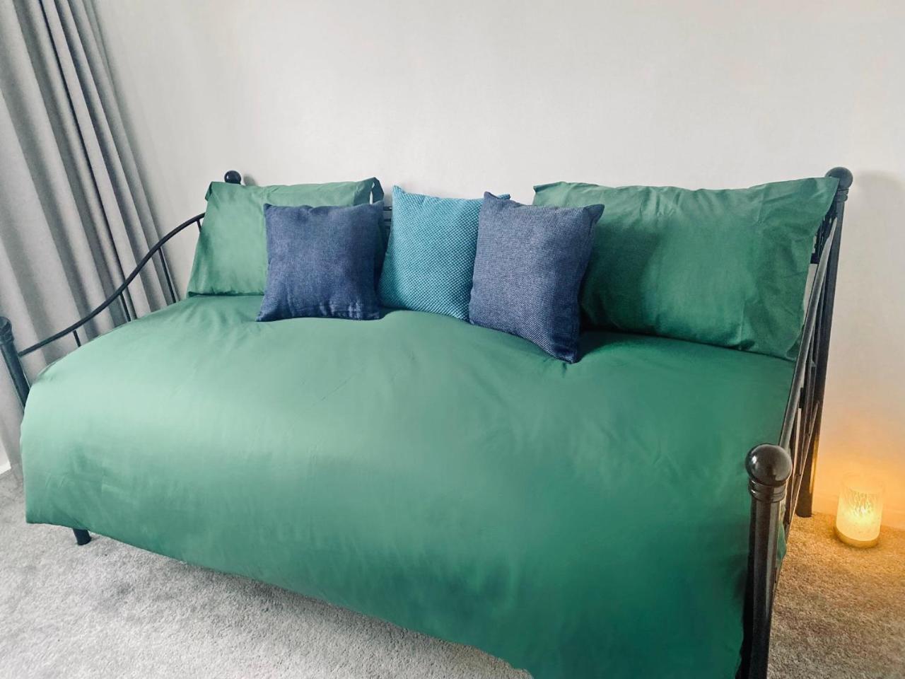 Lovely Bedroom Battersea *